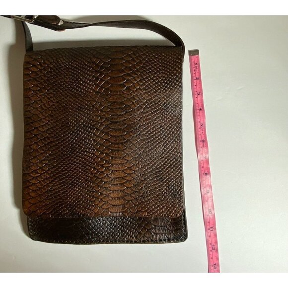 Handmade Sturdy Brown Embossed "Dragon Scale" Large Crossbody File Bag - Picture 6 of 8